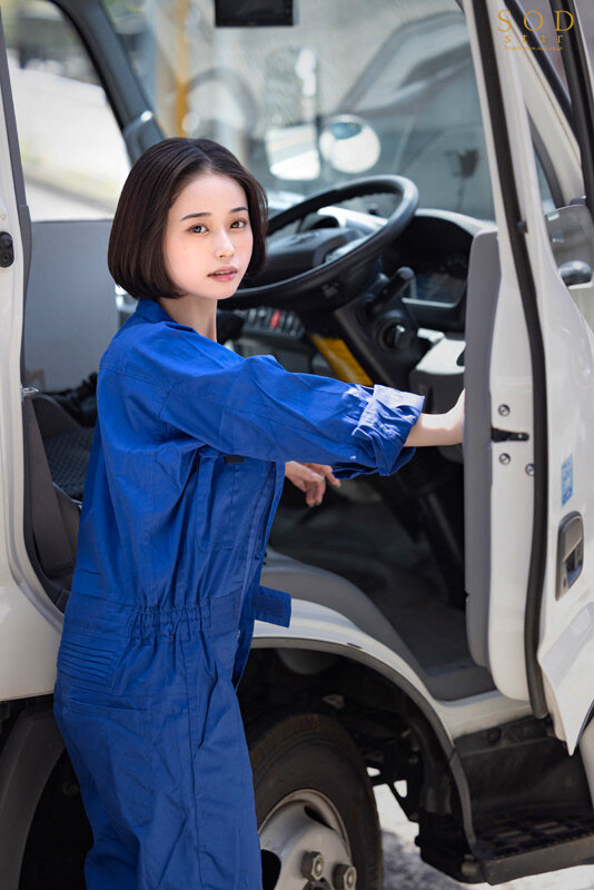 1stars00895　配送中NTR 既婚ベテランドライバーの配送に付いて回るうち車中で襲われてしまった新婚人妻 MINAMO