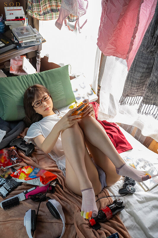 
エロい水着姿の女。A woman in an erotic swimsuit.
AV女優　天宮花南。巨乳の姉を勢い余って中出しセックス。快感に覚醒した姉は、発情し、毎日のように淫乱なセックスを楽しむようになる。AV actress Amamiya Kanan. Creampie sex with her big-breasted sister. Her older sister is aroused by her pleasure and gets into heat, and she begins to enjoy lewd sex almost every day.