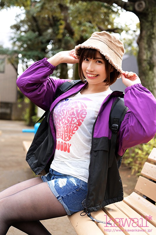 可愛い笑顔の女性。A cute smiling woman.

AV女優　石原希望。美巨乳のボディに中出しセックスをしまくる。可愛い顔から喘ぎだし、何度も中出しを求める。AV actress Nozomi Ishihara. She has creampie sex on her beautiful big breasted body. She starts moaning from her cute face and asks me to cum over and over again.