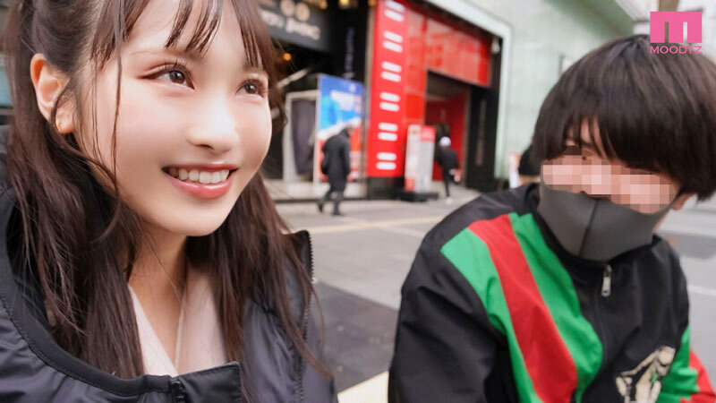 

AV女優　小野六花。初心に立ち戻るべく、地元大阪で初恋相手とセックス、ナンパで、初めてのAV男優と、エロく乱れるセックスを見せる。AV actress Rikka Ono. In order to get back to her roots, she has sex with her first love in her hometown of Osaka, picks up girls, and has erotic and wild sex with her first AV actor.