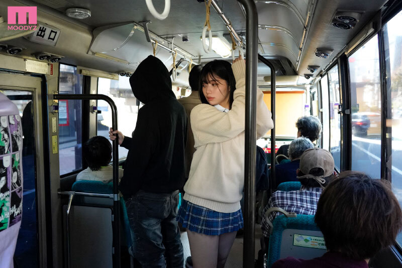 画像4【MIDV-359】痴●の指マンがストライクすぎて… 石原希望