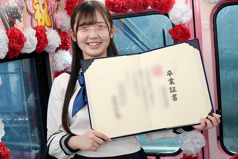 dvmm00109　街中ゲリラナンパMM便15周年！顔出し解禁！3分前まで女子○校生！～2024年～卒業式直後に初めての素股編 総勢20人全員SEXスペシャル！マジックミラー便 ギンギンに勃起したち○ぽを赤面まんコキ！恥じらいながらも濡れてしまった10代うぶオマ○コにヌルっと挿入で激イキ…