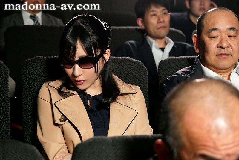 背徳の寝取らせシアタールーム 低俗男たちの醜い肉棒で汚された貞淑妻ー。 日下部加奈6