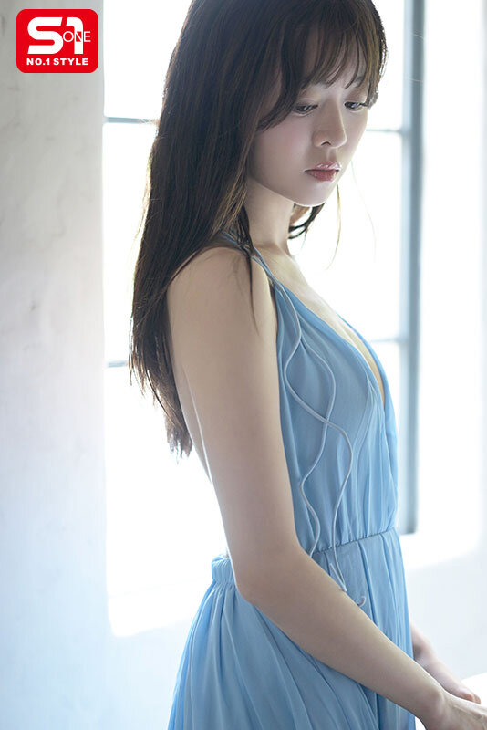 アイドルインフルエンサー‘桜乃りの’の初・体・験3本番 人生初めて尽くしで、めちゃイキまくりSpecial-画像-美少女の色っぽい姿