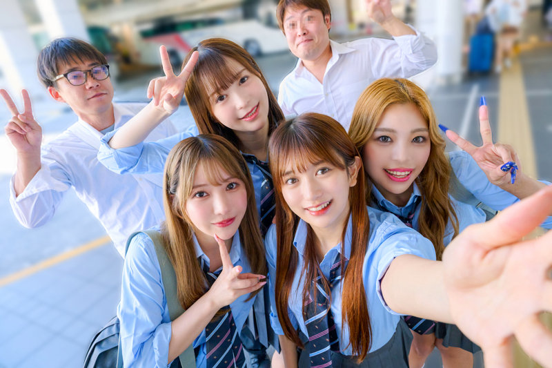 画像-制服姿の美少女たち-【DEAA-026】りお＆ひなた＆かりん＆ゆい 電影シロウト-青春-