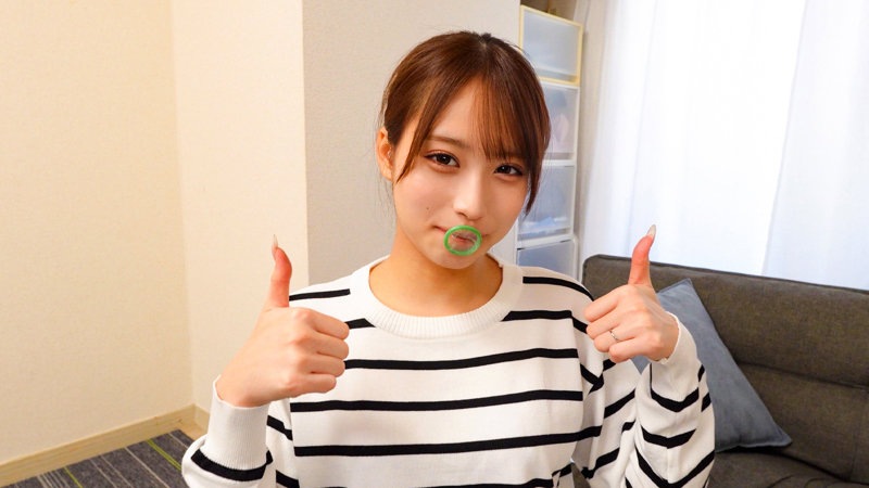 画像-コンドームを咥える可愛い人妻さん-【ORECZ-544】かんなさん 俺の素人-Z-
