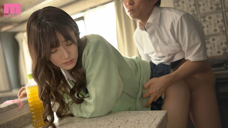 入り浸り幼馴染ギャルの無防備パンチラにド欲情 童貞卒業ヲタク僕 宮下玲奈【MIDA-368】-画像-5