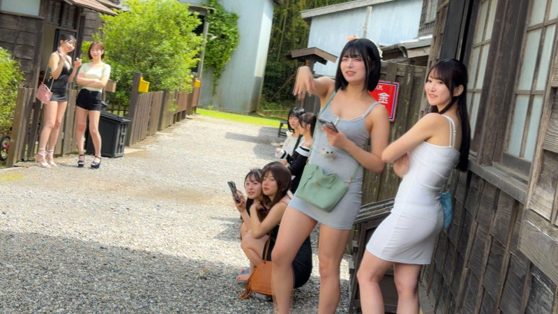 【KURE-056】ゆみ＆しおり 電影シロウト-黒歴史--画像-1